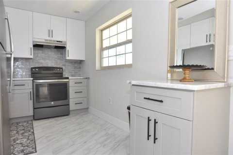 Condominio en venta en Clearwater, Florida, 1 dormitorio, 88.26 m2 № 1733547 - foto 4