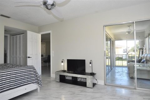 Condominio en venta en Clearwater, Florida, 1 dormitorio, 88.26 m2 № 1733547 - foto 16
