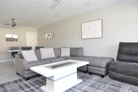 Condominio en venta en Clearwater, Florida, 1 dormitorio, 88.26 m2 № 1733547 - foto 9