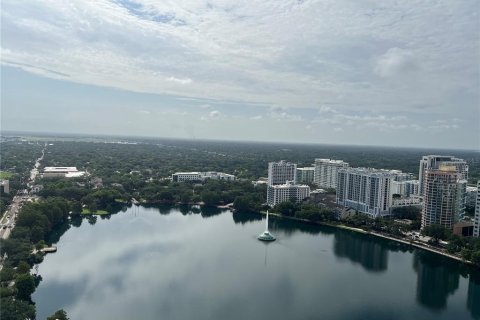 Condominio en alquiler en Orlando, Florida, 2 dormitorios, 111.11 m2 № 1767526 - foto 1