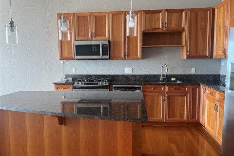 Condominio en alquiler en Orlando, Florida, 2 dormitorios, 111.11 m2 № 1767526 - foto 3