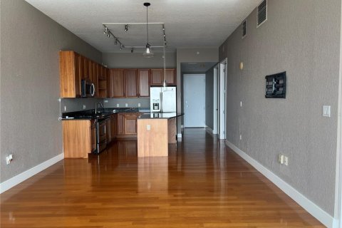 Condominio en alquiler en Orlando, Florida, 2 dormitorios, 111.11 m2 № 1767526 - foto 7