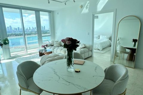 Copropriété à louer à Miami Beach, Floride: 1 chambre, 72.19 m2 № 1987264 - photo 2