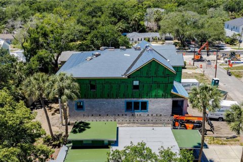 House in Tampa, Florida 5 bedrooms, 425.68 sq.m. № 2103797 - photo 16