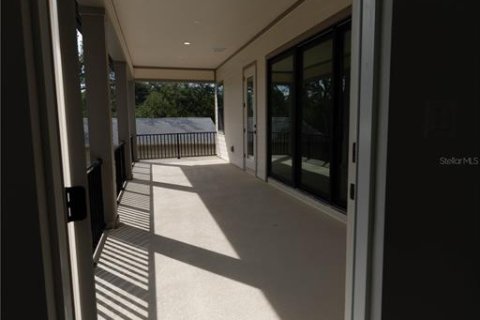 House in Tampa, Florida 5 bedrooms, 425.68 sq.m. № 2103797 - photo 26