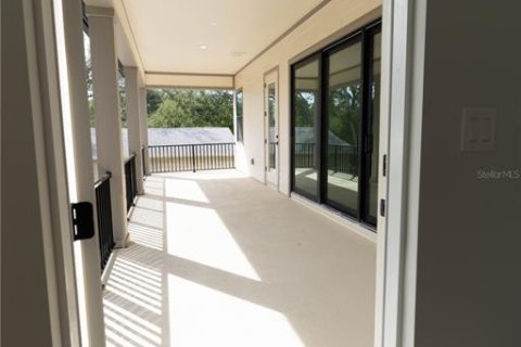 House in Tampa, Florida 5 bedrooms, 425.68 sq.m. № 2103797 - photo 27