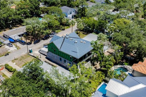 House in Tampa, Florida 5 bedrooms, 425.68 sq.m. № 2103797 - photo 15