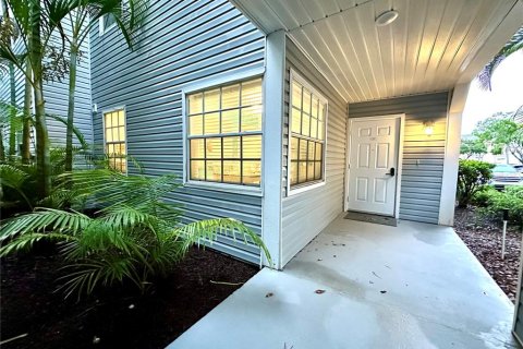 Condominio en Saint Petersburg, Florida, 1 dormitorio № 2275723