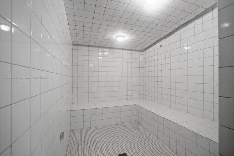 Снять в аренду кондоминиум в Майами, Флорида 1 спальня, 41.43м2, № 1872386 - фото 22
