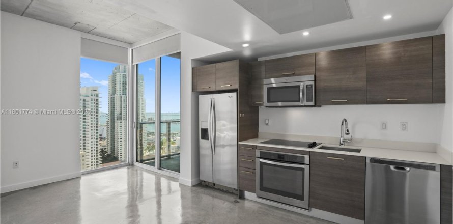 Condominio en Miami, Florida, 1 dormitorio № 1872386