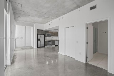 Снять в аренду кондоминиум в Майами, Флорида 1 спальня, 41.43м2, № 1872386 - фото 12