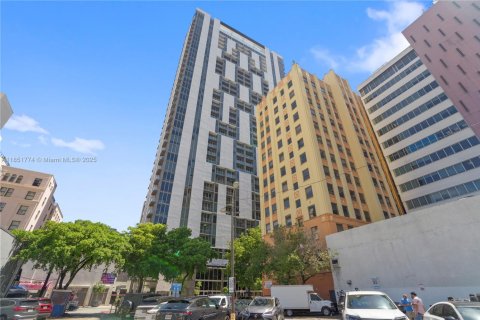 Снять в аренду кондоминиум в Майами, Флорида 1 спальня, 41.43м2, № 1872386 - фото 3