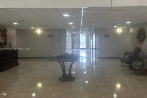 Condominio en alquiler en North Miami, Florida, 1 dormitorio, 62.52 m2 № 2008402 - foto 8