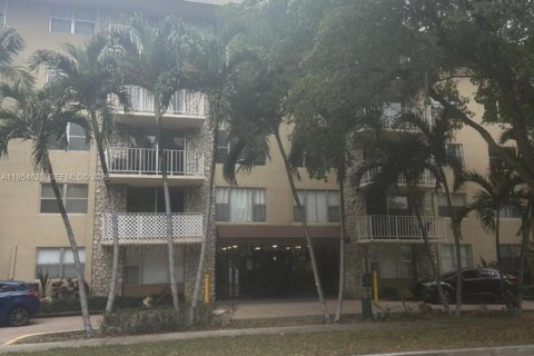 Condominio en alquiler en North Miami, Florida, 1 dormitorio, 62.52 m2 № 2008402 - foto 5