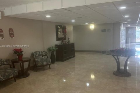 Condominio en alquiler en North Miami, Florida, 1 dormitorio, 62.52 m2 № 2008402 - foto 7