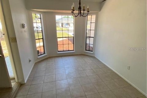 Villa ou maison à louer à Kissimmee, Floride: 3 chambres, 134.71 m2 № 1893667 - photo 3
