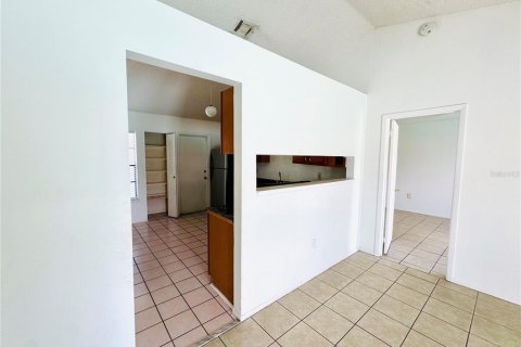 Villa ou maison à louer à Kissimmee, Floride: 3 chambres, 134.71 m2 № 1893667 - photo 10