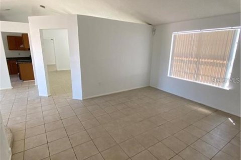 Villa ou maison à louer à Kissimmee, Floride: 3 chambres, 134.71 m2 № 1893667 - photo 4