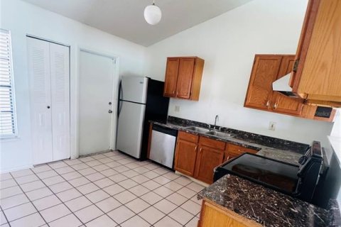 Villa ou maison à louer à Kissimmee, Floride: 3 chambres, 134.71 m2 № 1893667 - photo 5