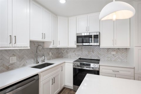 Casa en venta en Palm Beach Gardens, Florida, 2 dormitorios, 138.24 m2 № 2045499 - foto 10