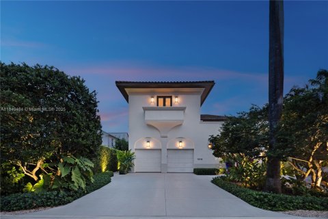 Casa en venta en Miami Beach, Florida, 6 dormitorios, 586.77 m2 № 1893327 - foto 26