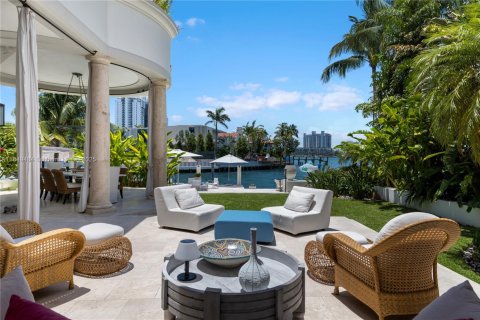 House in Miami Beach, Florida 5 bedrooms, 586.77 sq.m. № 1893327 - photo 21