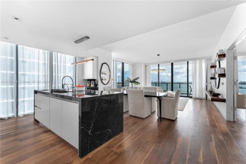 Condominio en venta en Miami, Florida, 4 dormitorios, 254.83 m2 № 1415297 - foto 4