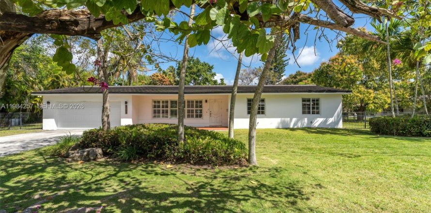 Casa en Pinecrest, Florida 3 dormitorios, 116.87 m2 № 2046685