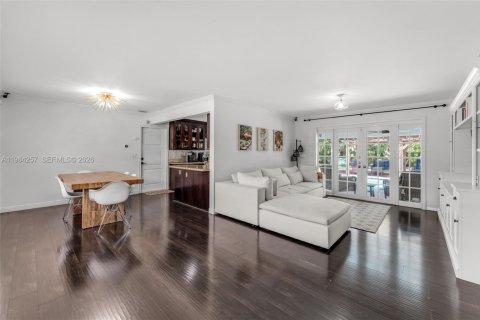 Casa en venta en Pinecrest, Florida, 3 dormitorios, 116.87 m2 № 2046685 - foto 3