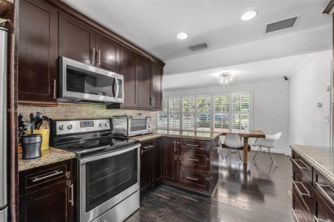 Casa en venta en Pinecrest, Florida, 3 dormitorios, 116.87 m2 № 2046685 - foto 9