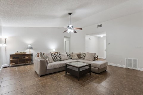 Casa en venta en Clermont, Florida, 3 dormitorios, 142.79 m2 № 2151557 - foto 2