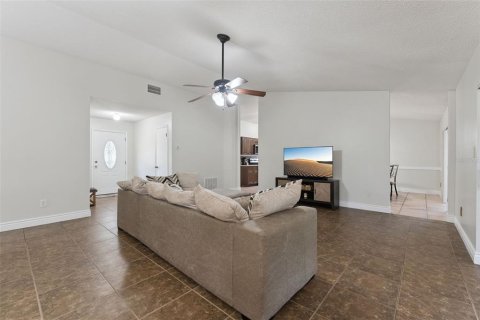 Casa en venta en Clermont, Florida, 3 dormitorios, 142.79 m2 № 2151557 - foto 5