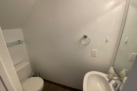 Condominio en alquiler en Miami Beach, Florida, 2 dormitorios, 89.93 m2 № 1969344 - foto 8