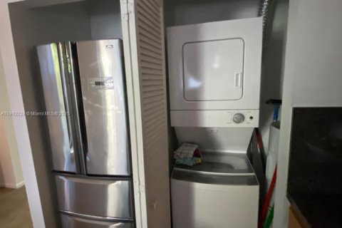 Condominio en alquiler en Miami Beach, Florida, 2 dormitorios, 89.93 m2 № 1969344 - foto 6