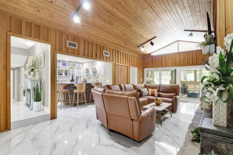 House in Tarpon Springs, Florida 5 bedrooms, 371.7 sq.m. № 1650183 - photo 29