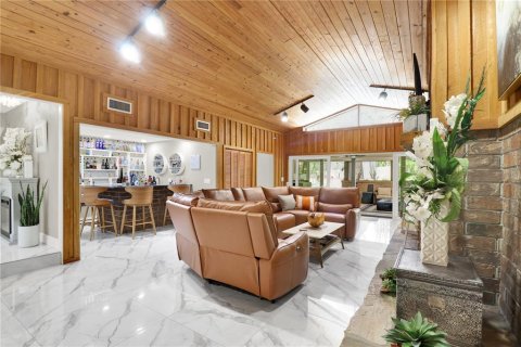 House in Tarpon Springs, Florida 5 bedrooms, 371.7 sq.m. № 1650183 - photo 25