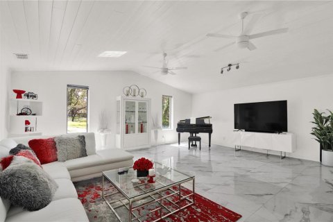 House in Tarpon Springs, Florida 5 bedrooms, 371.7 sq.m. № 1650183 - photo 20