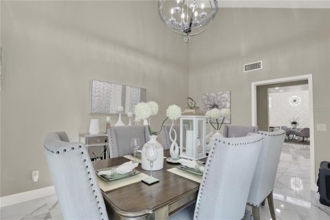 House in Tarpon Springs, Florida 5 bedrooms, 371.7 sq.m. № 1650183 - photo 16