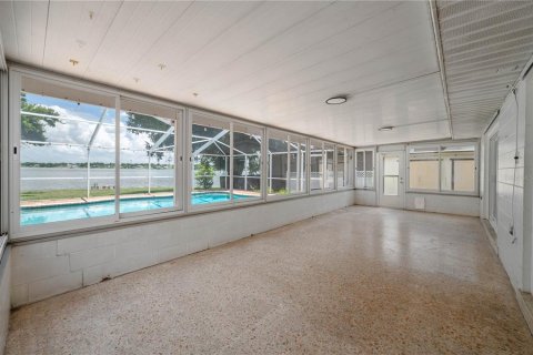 House in Winter Haven, Florida 3 bedrooms, 204.01 sq.m. № 1813599 - photo 29