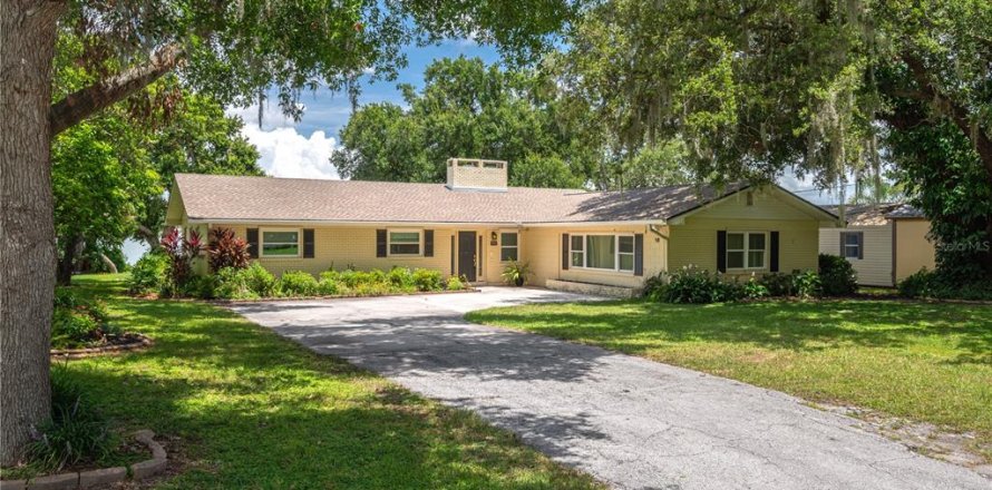 House in Winter Haven, Florida 3 bedrooms, 204.01 sq.m. № 1813599