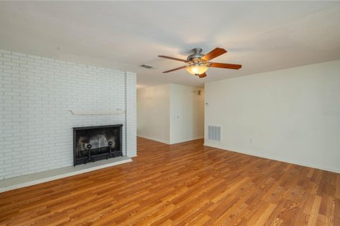 House in Winter Haven, Florida 3 bedrooms, 204.01 sq.m. № 1813599 - photo 6