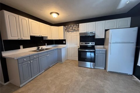 Villa ou maison à louer à Bradenton, Floride: 2 chambres, 105.63 m2 № 2142440 - photo 7
