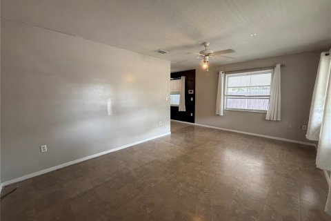 Villa ou maison à louer à Bradenton, Floride: 2 chambres, 105.63 m2 № 2142440 - photo 5