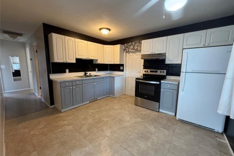 Villa ou maison à louer à Bradenton, Floride: 2 chambres, 105.63 m2 № 2142440 - photo 9