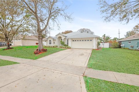 House in Eustis, Florida 3 bedrooms, 156.45 sq.m. № 1527153 - photo 10