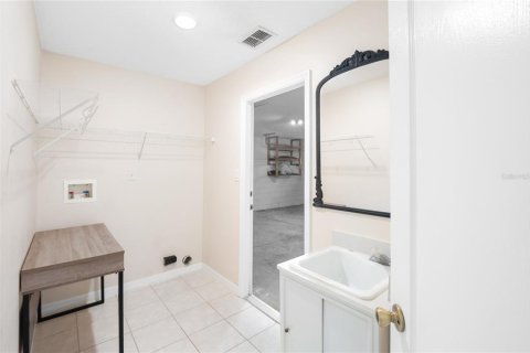 House in Eustis, Florida 3 bedrooms, 156.45 sq.m. № 1527153 - photo 19