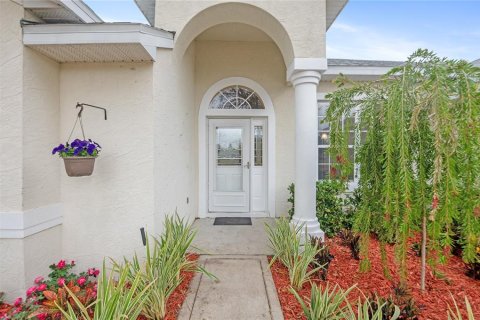 House in Eustis, Florida 3 bedrooms, 156.45 sq.m. № 1527153 - photo 2