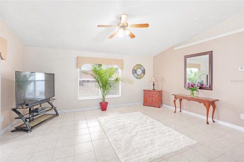 House in Eustis, Florida 3 bedrooms, 156.45 sq.m. № 1527153 - photo 27
