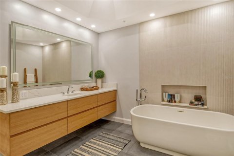 Condo in Longboat Key, Florida, 2 bedrooms № 2142524 - photo 28