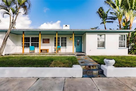 Villa ou maison à West Palm Beach, Floride 5 chambres, 254.55 m2 № 2431289